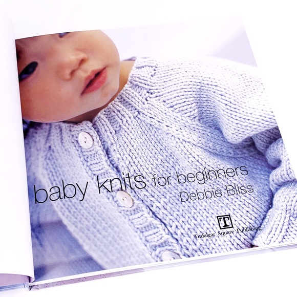 Debbie Bliss Baby Knits For Beginners Pattern Book - Picture 2 of 6